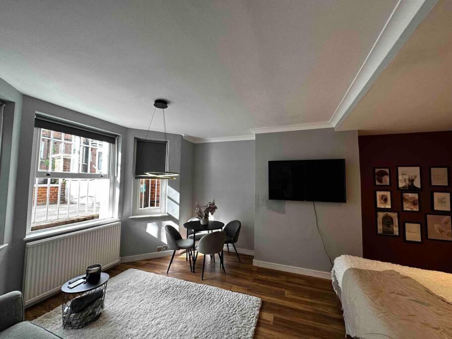 Spacious Studio For 4 Near Regents Park N1 London Exterior foto